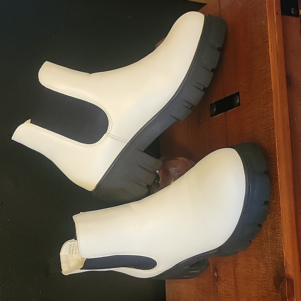 Cute Chelsea Boots